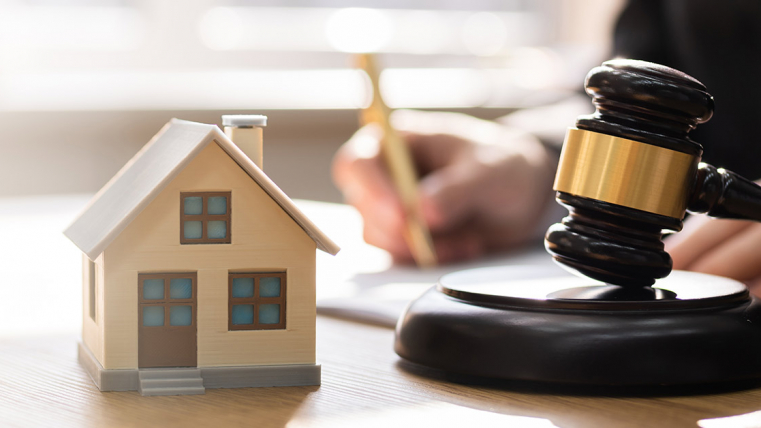 Scheidungsimmobilie: was tun, wenn beide im Grundbuch stehen?